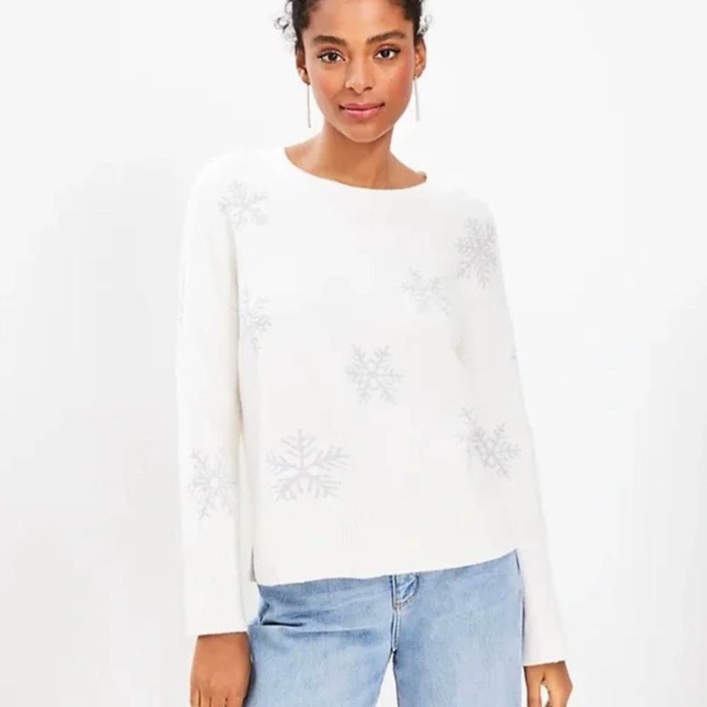EUC Loft Snowflake Sweater size small